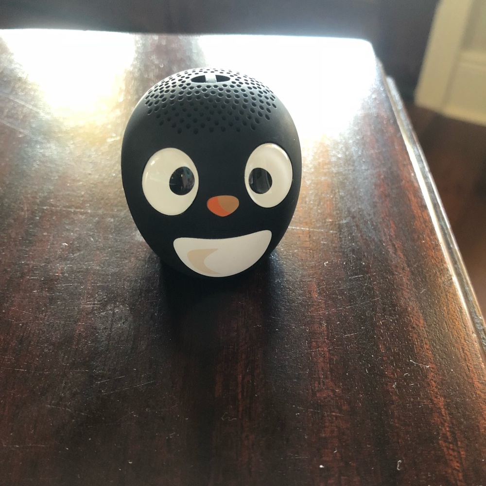 Penguin speaker